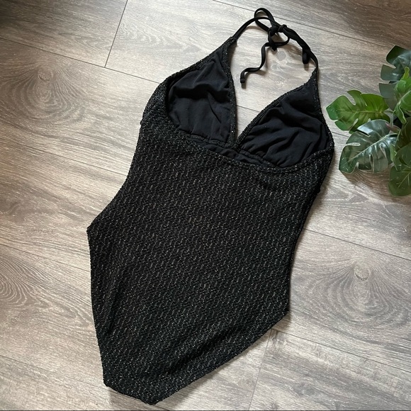 La Blanca by rod beattie woven metallic textured halter one piece. Size 12 - Picture 5 of 8